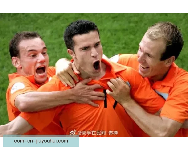 范佩西正式担任海伦芬主教练开启球队新篇章